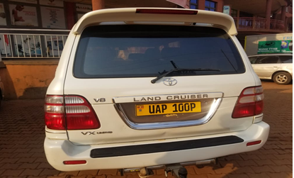 4X4 Land Cruiser V8 hire Uganda 4X4 Land Cruiser V8 hire Uganda